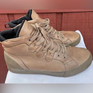 Sorel light brown ankle leather heavy duty boots, great condition, size 13.